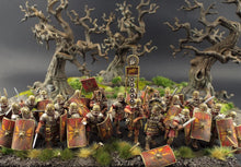Load image into Gallery viewer, Early Imperial Roman Legionaries Attacking 28mm