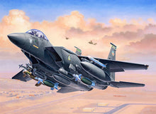 Load image into Gallery viewer, McDonnell F-15E Strike Eagle & Bombs 1:144