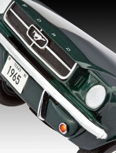 Load image into Gallery viewer, 1965 Ford Mustang 2+2 1:24