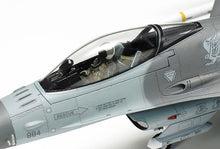 Load image into Gallery viewer, Lockheed Martin F-16CJ Fighting Falcon 1:72 w/Full Equipment