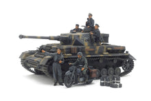 Load image into Gallery viewer, IV.G &amp; Motorcycle EF 1:35 scales
