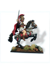 Load image into Gallery viewer, Early Imperial Roman Mounted Generals 28mm
