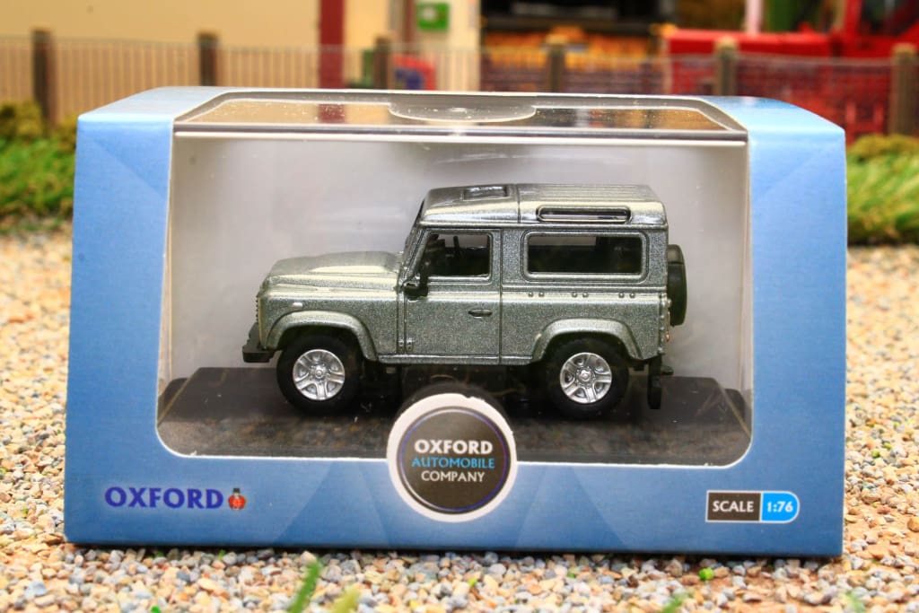 Land Rover Defender 2013