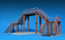 Load image into Gallery viewer, Pedestrian Bridge 1:35
