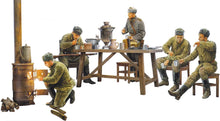 Load image into Gallery viewer, Dinner At The Front 1:35scale
