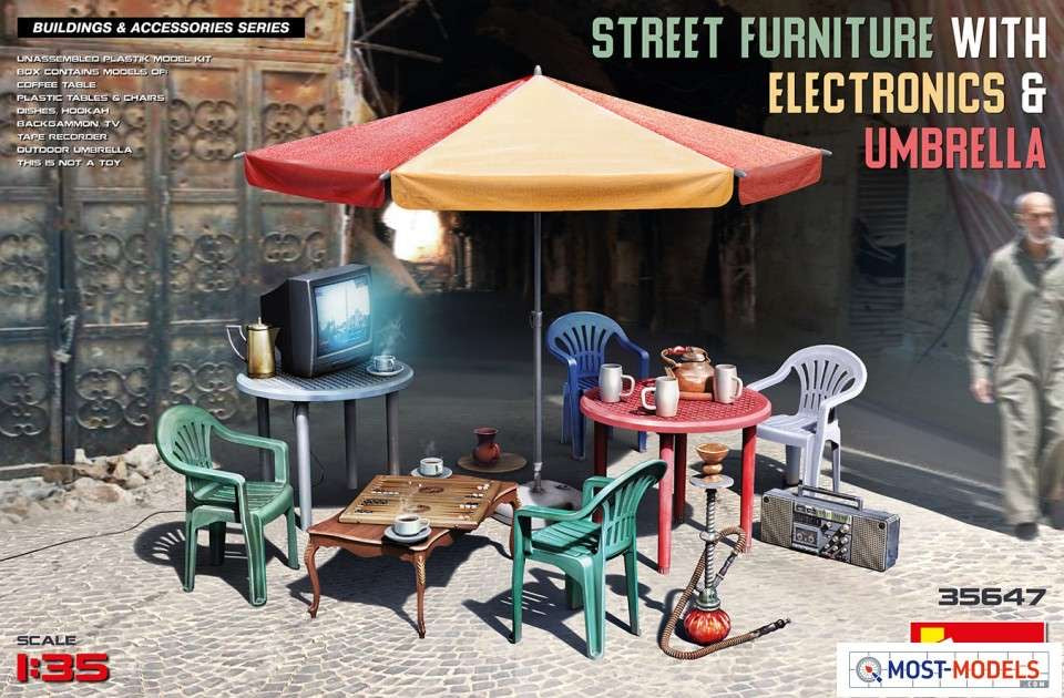 Street Furniture w/electronics and umbrella 1:35 scale