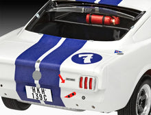 Load image into Gallery viewer, 1966 Shelby GT 350 R &quot;Stirling Moss&quot; 1:24
