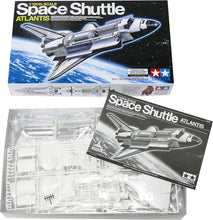 Load image into Gallery viewer, Space Shuttle Atlantis 1:100
