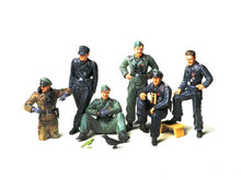 Load image into Gallery viewer, German Tank Crew At Rest 1:35 scale
