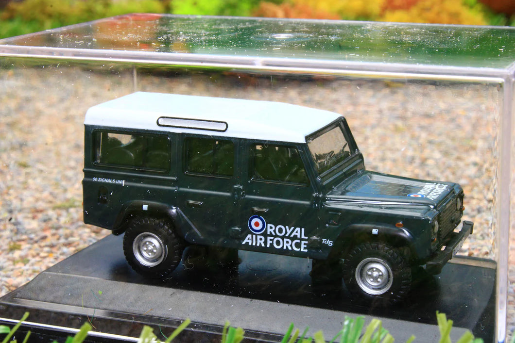 Land Rover Defender SW RAF