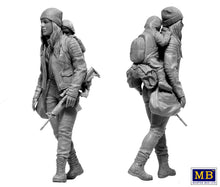 Load image into Gallery viewer, Post-apocalyptic series. The Last Bridge. Kit No. 7. Dogs of the Apocalypse 1:24
