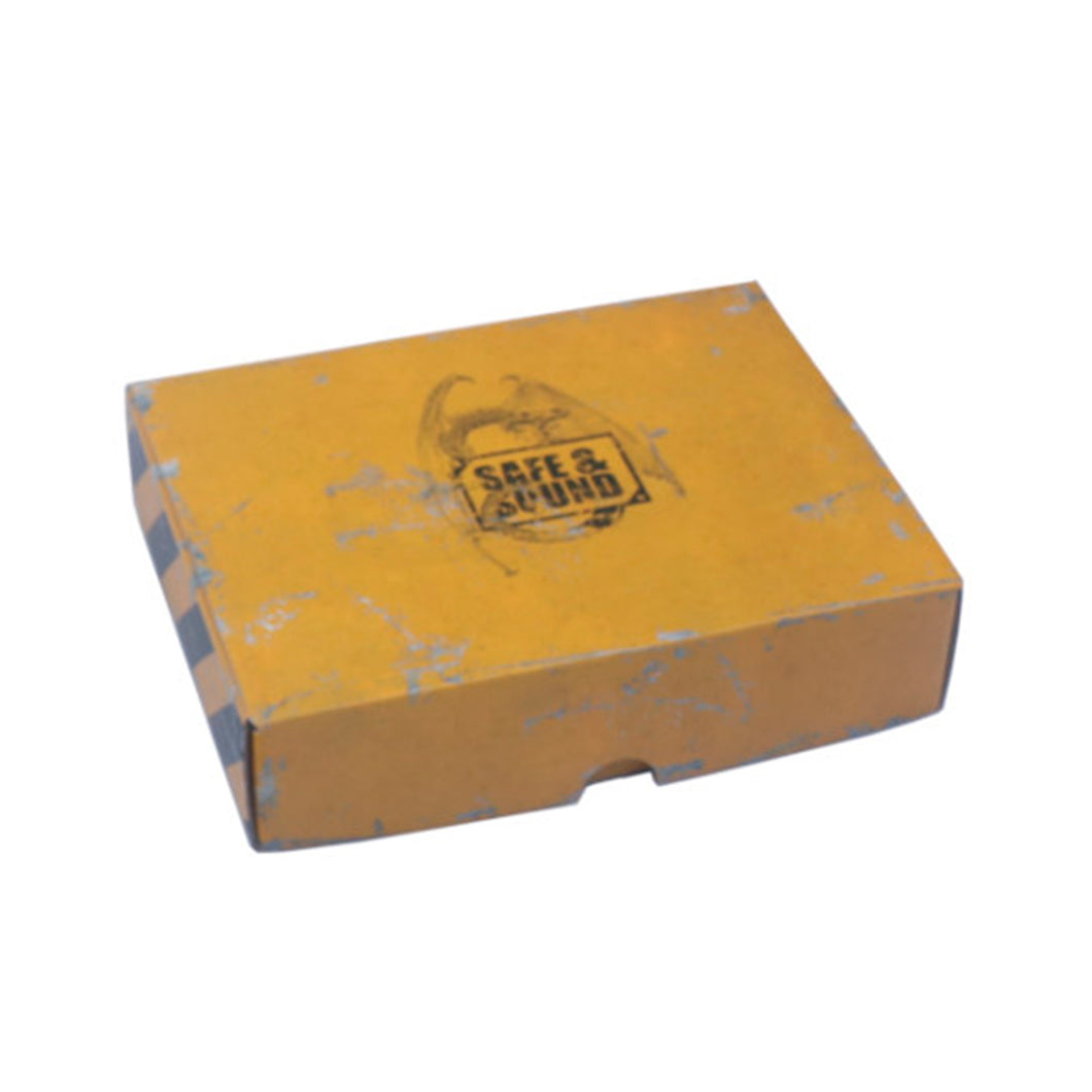 Safe and Sound - Half-size Small Box for magnetically-based miniatures + metal plate on the inside rear side of the box