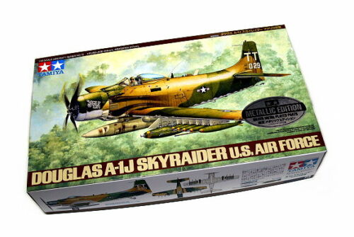Douglas A-1J Skyraider US Airforce 1:48scale