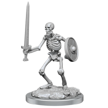Load image into Gallery viewer, D&amp;D Nolzurs Marvelous Miniatures: Skeletons
