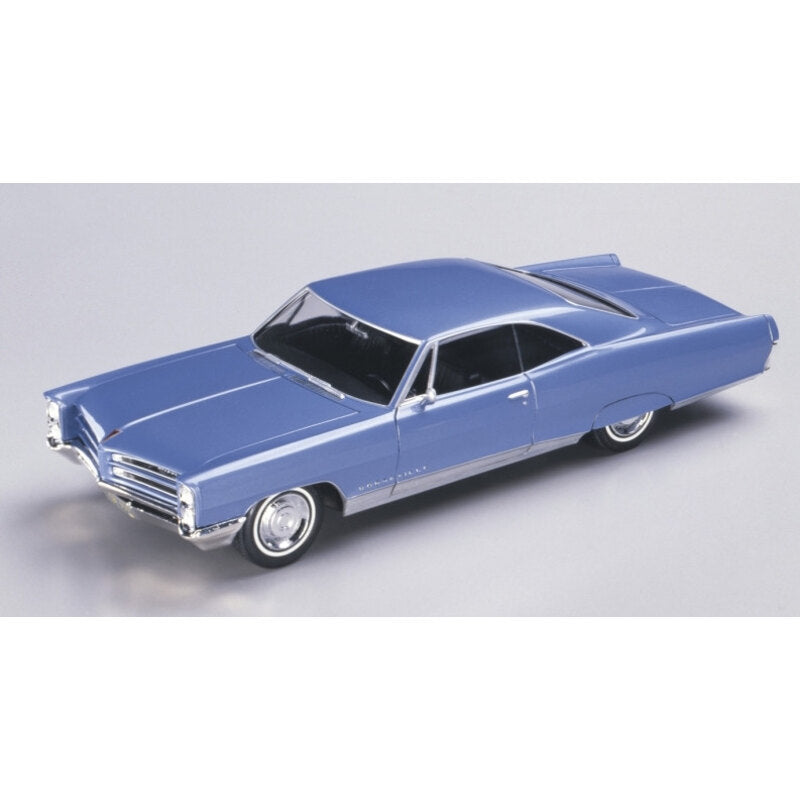 1966 Pontiac Bonneville with Blond Girl’s Figure 1:24
